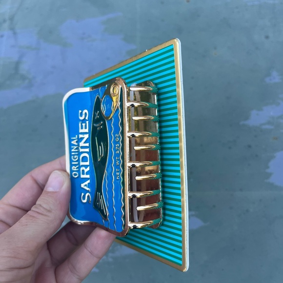 Piper K Blue Sardines Can Metal Hair Claw Clip - Picture 2 of 4
